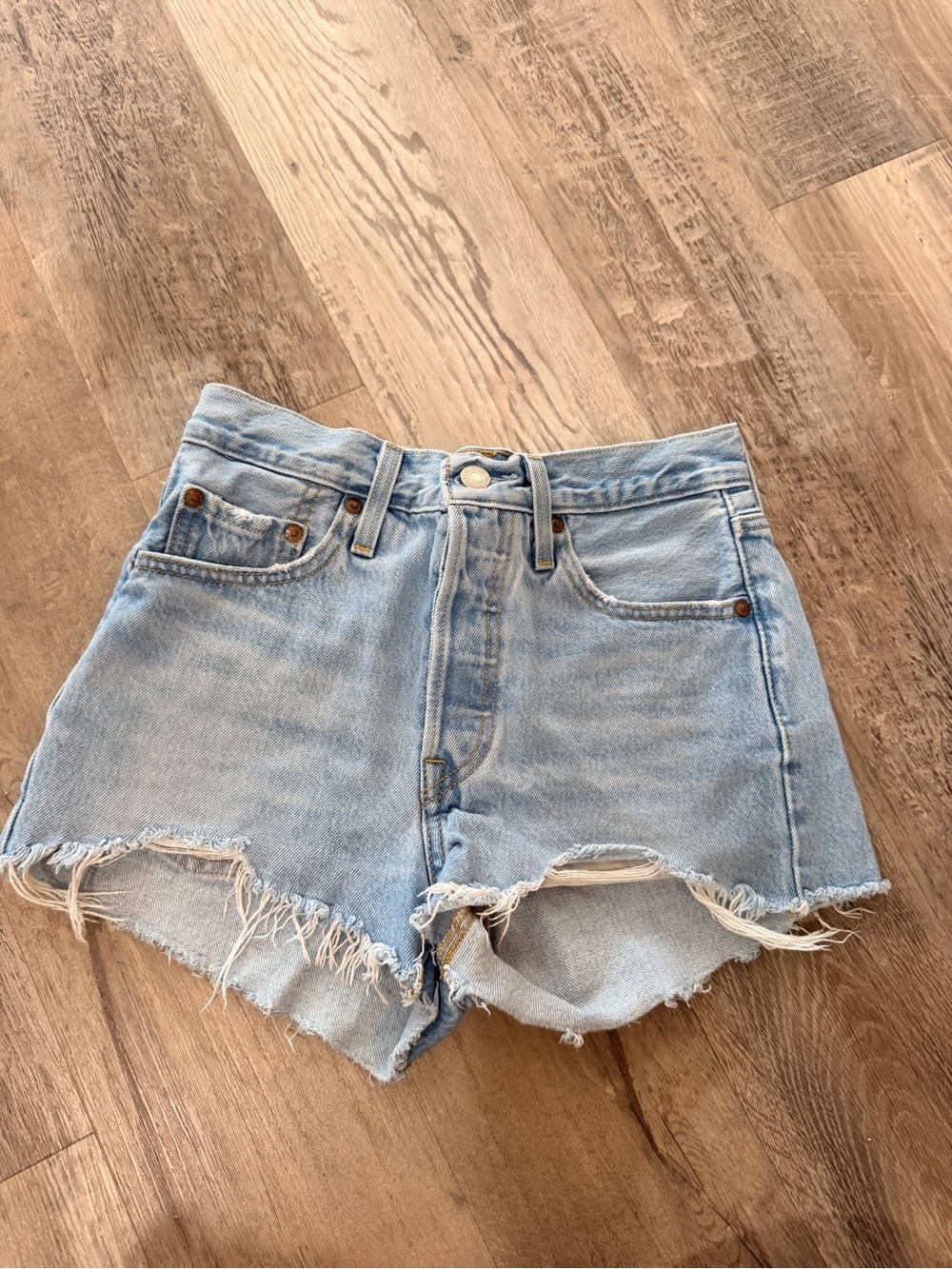Levi’s Distressed Denim Shorts 24